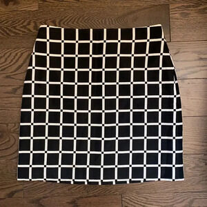 Ann Taylor Checkered Straight Highwaisted Black/White Plaid Skirt Size 0
